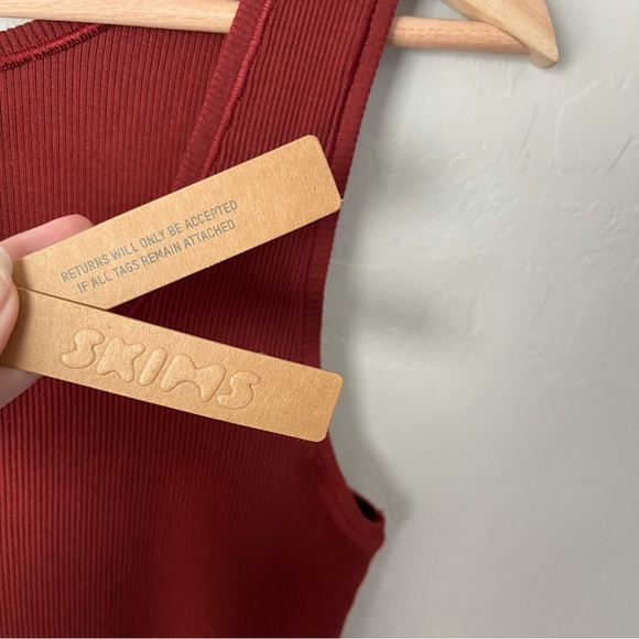 Skims Sangria Ribbed Cotton Tank Top - Picture 7 of 7